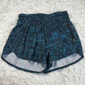Lululemon Tracker Short V *4" Illuminate Multi Black / Black